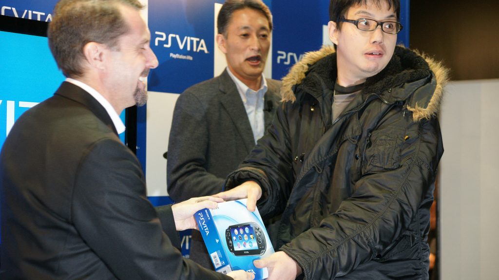 Em Imagens: O Lançamento do PlayStation Vita no Japão